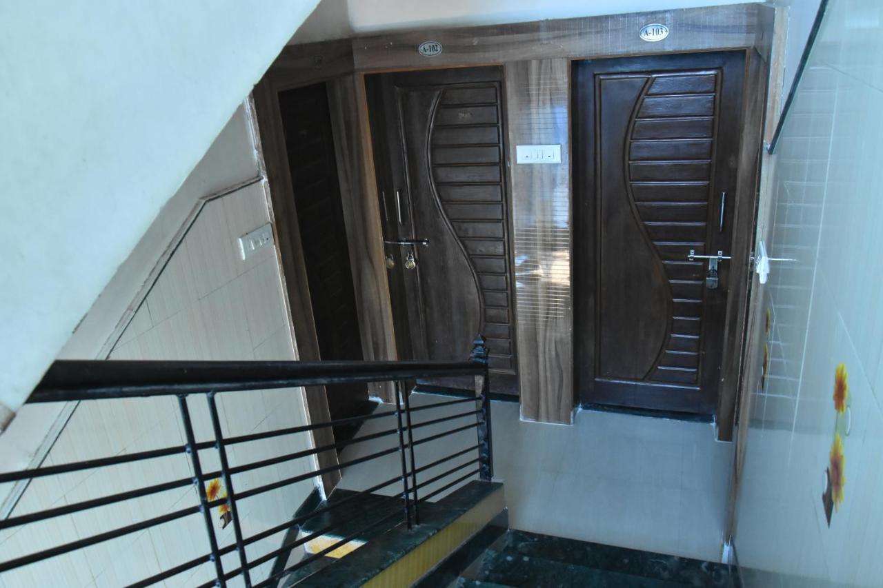 Hotel Temple Sai شيردي المظهر الخارجي الصورة