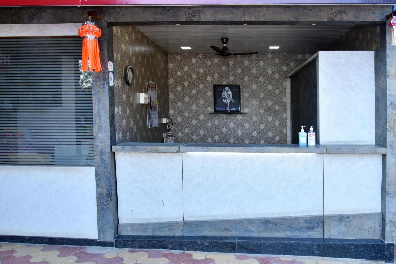 Hotel Temple Sai شيردي المظهر الخارجي الصورة