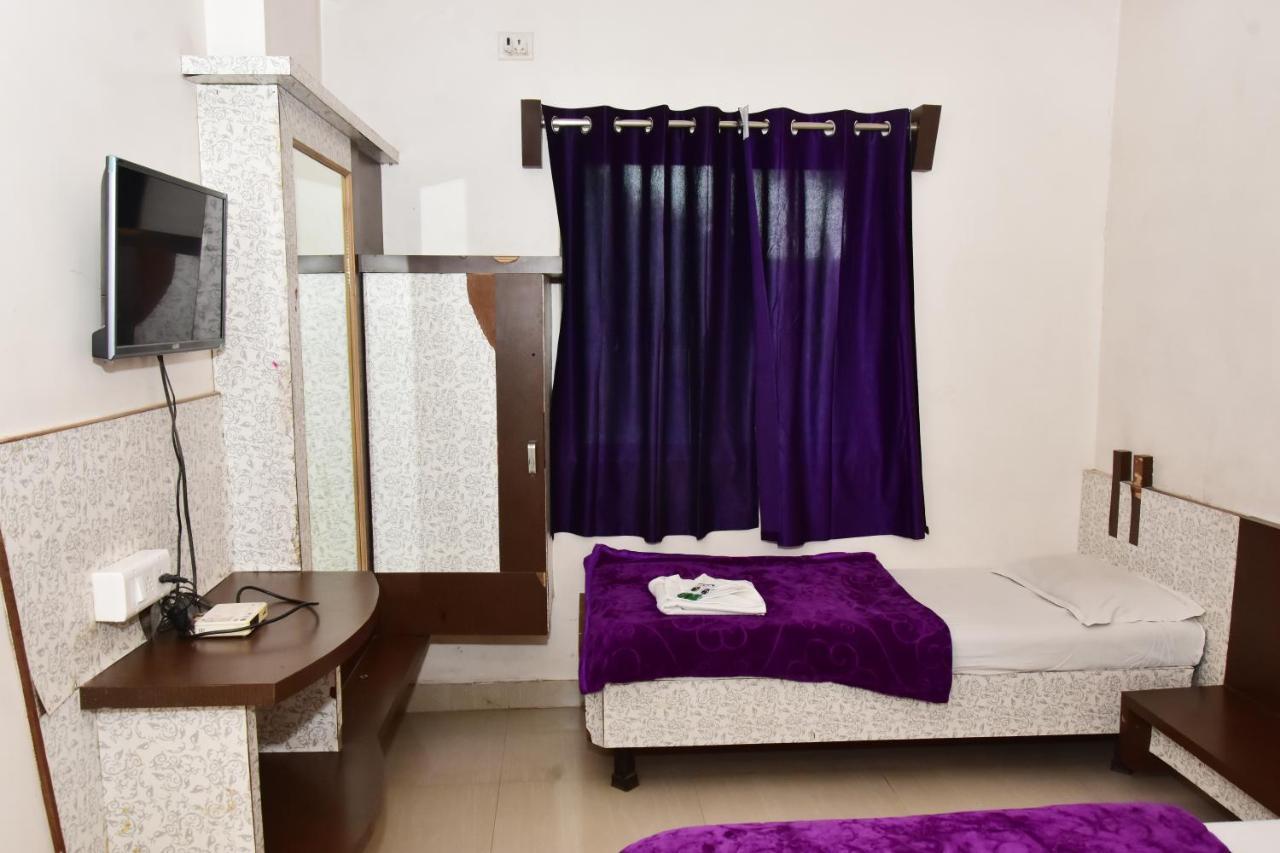 Hotel Temple Sai شيردي المظهر الخارجي الصورة