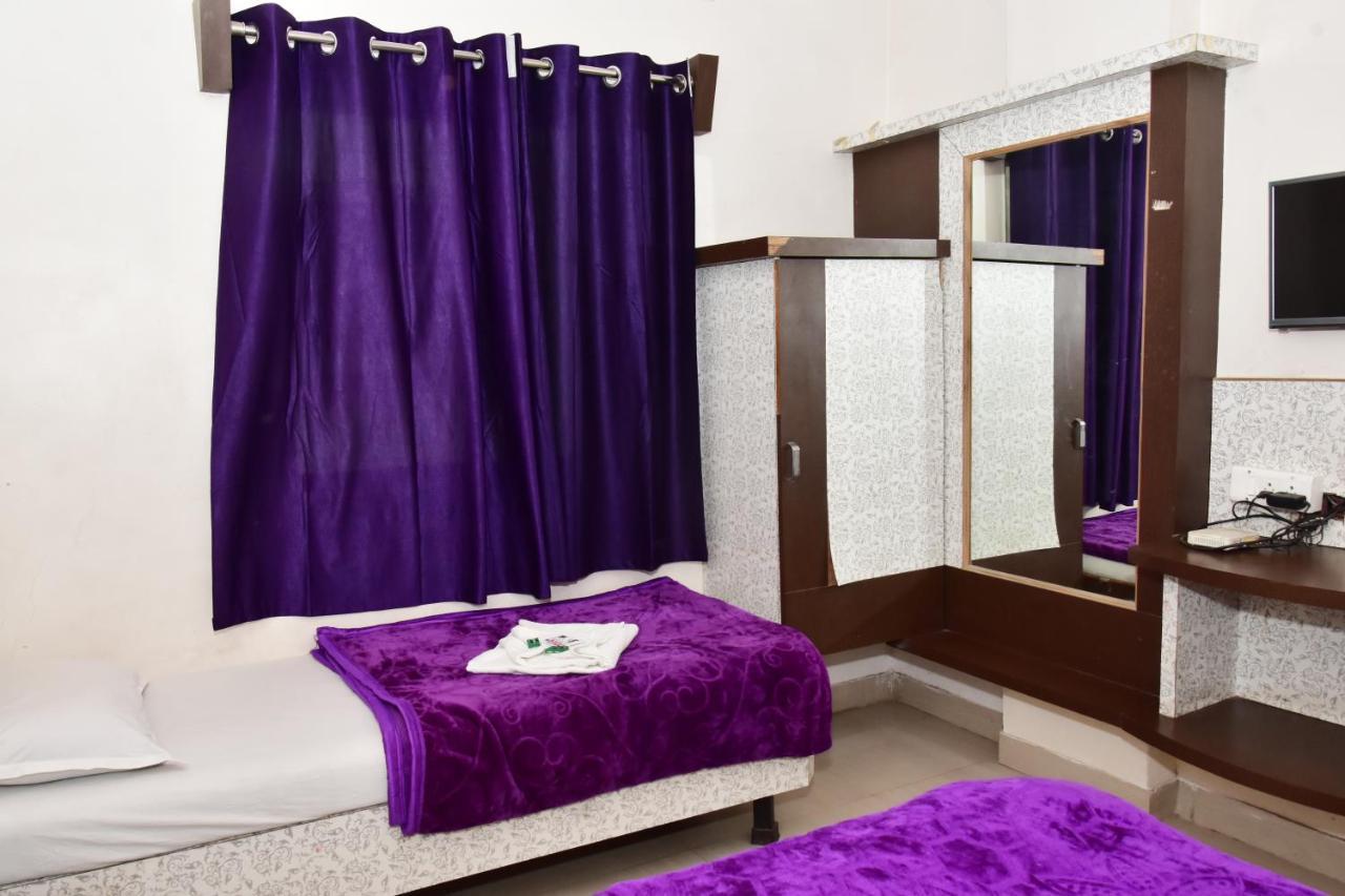 Hotel Temple Sai شيردي المظهر الخارجي الصورة