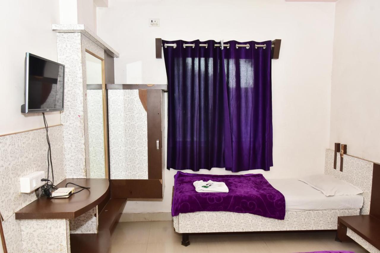 Hotel Temple Sai شيردي المظهر الخارجي الصورة