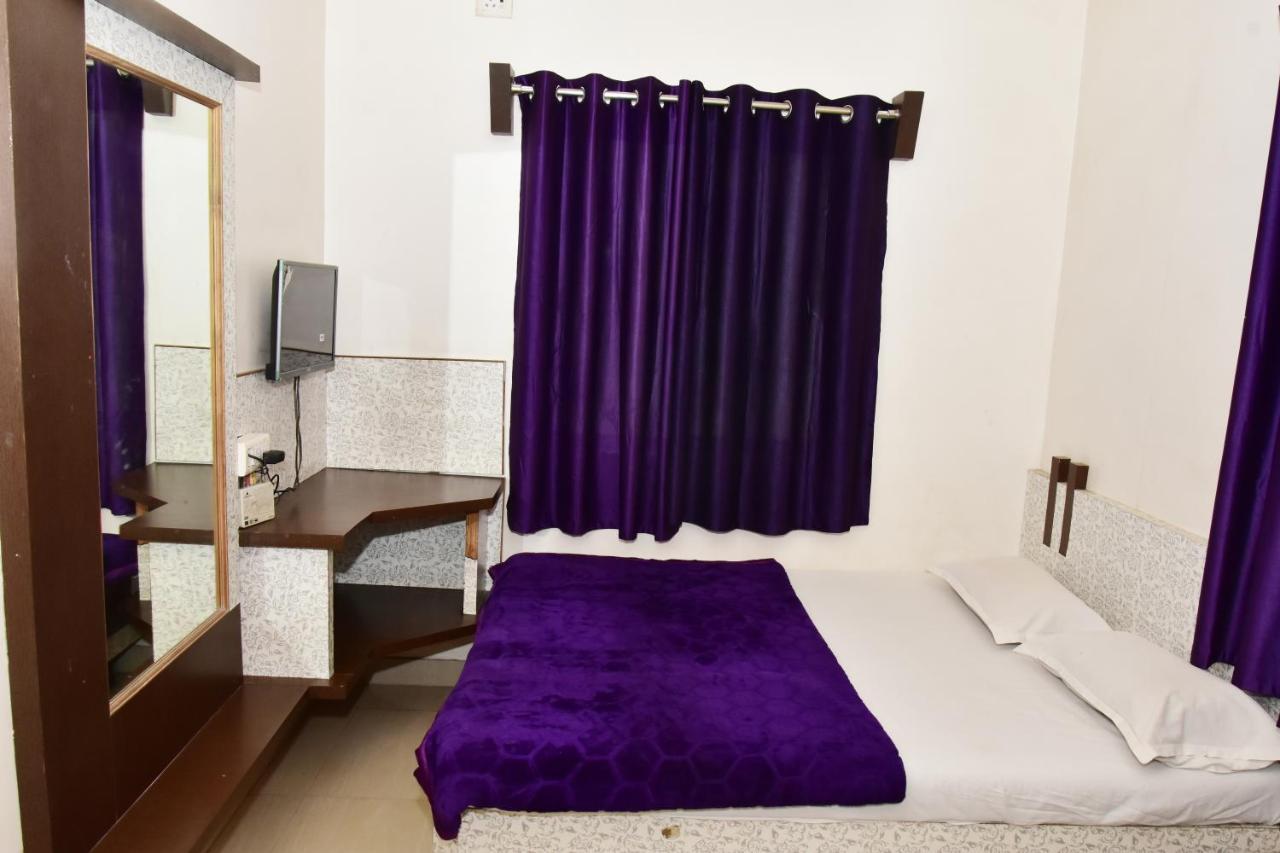 Hotel Temple Sai شيردي المظهر الخارجي الصورة