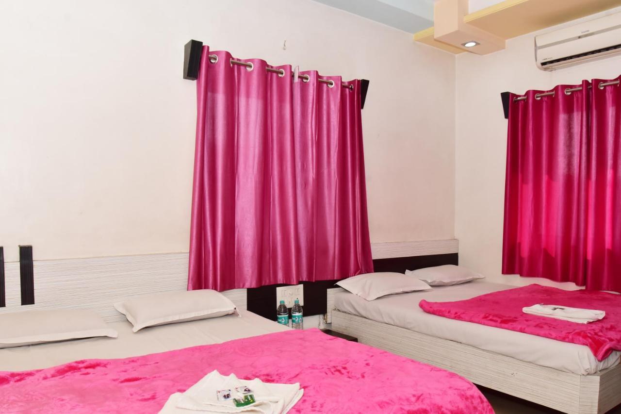 Hotel Temple Sai شيردي المظهر الخارجي الصورة