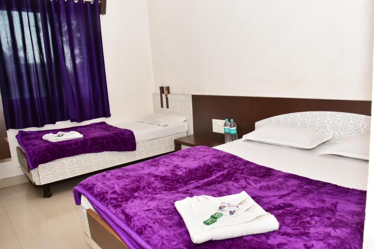 Hotel Temple Sai شيردي المظهر الخارجي الصورة