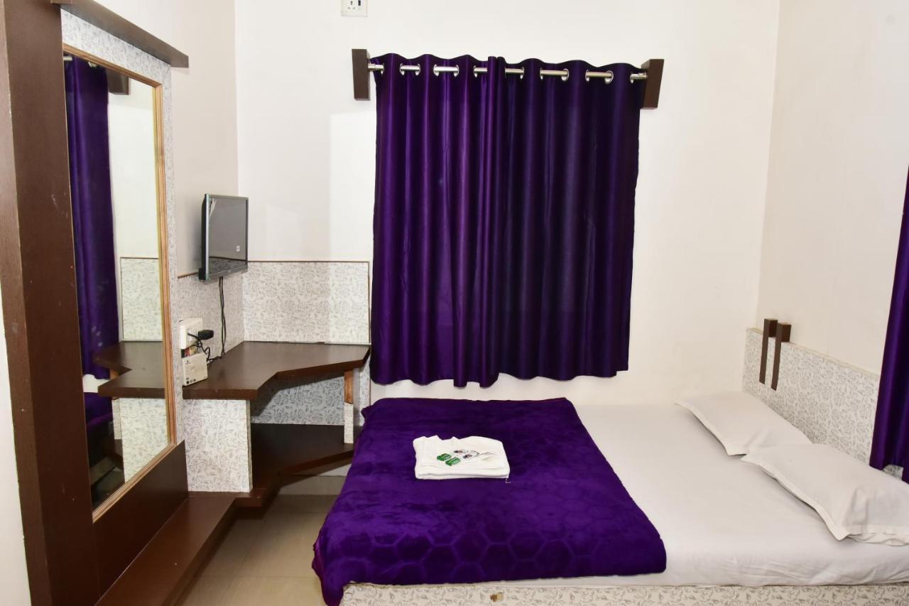 Hotel Temple Sai شيردي المظهر الخارجي الصورة