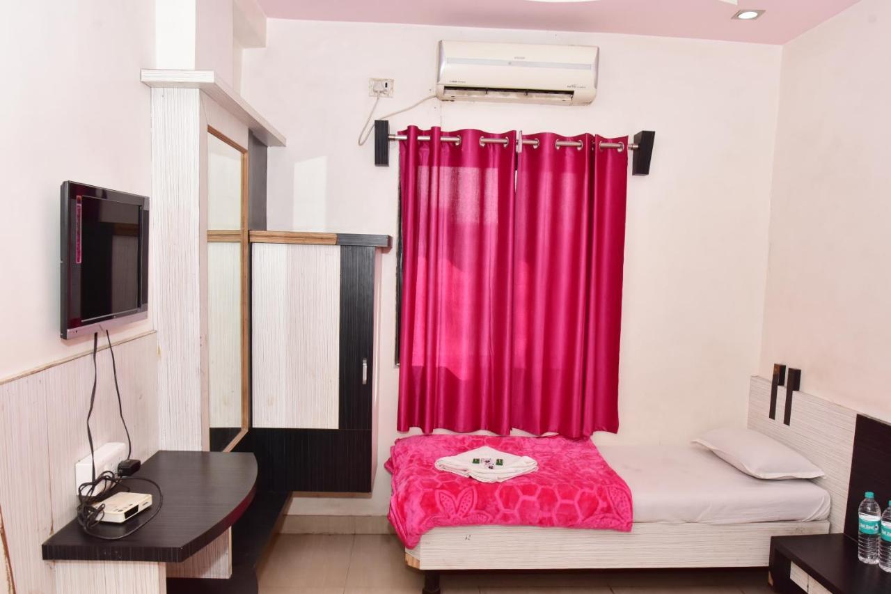 Hotel Temple Sai شيردي المظهر الخارجي الصورة