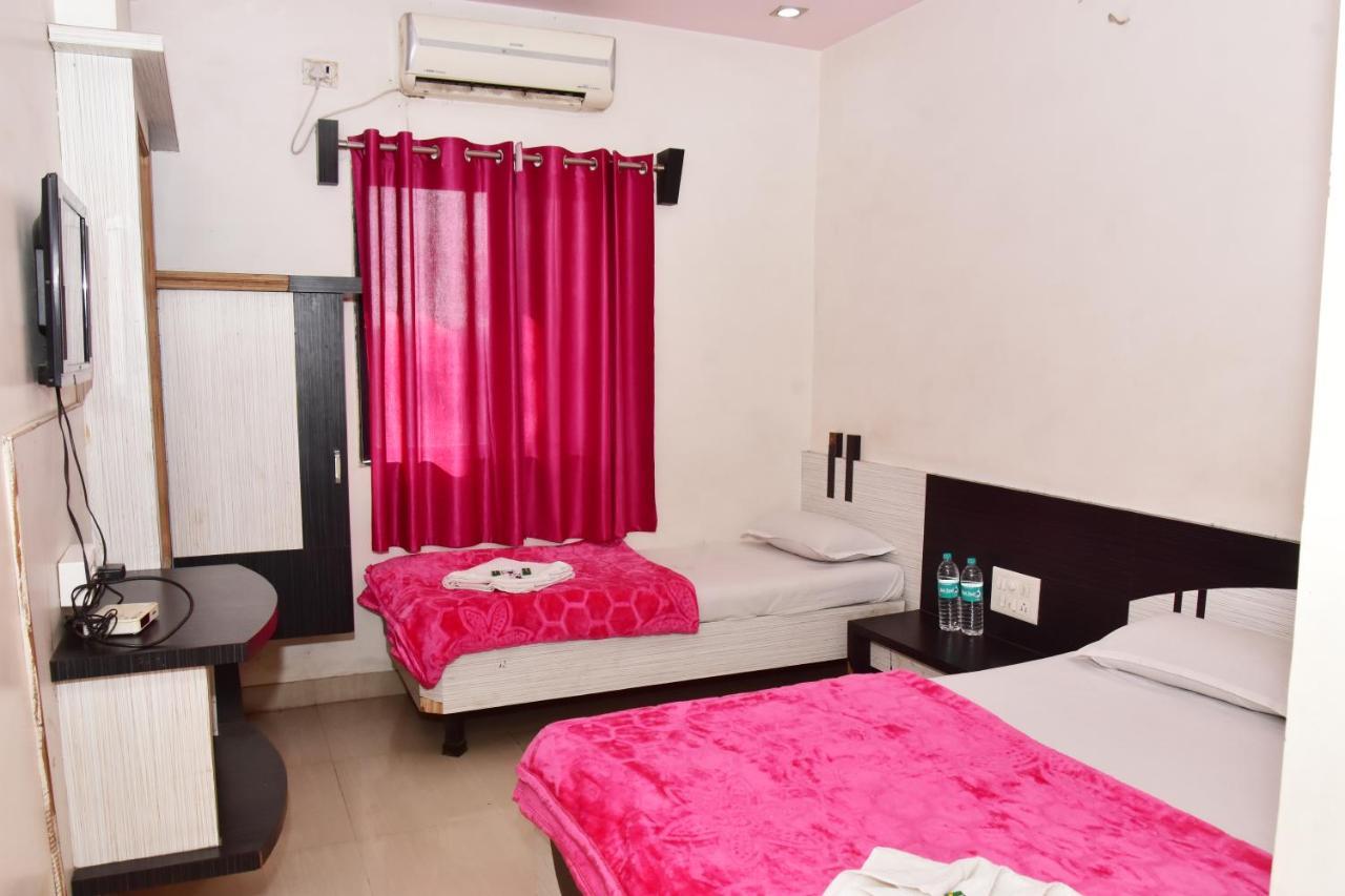 Hotel Temple Sai شيردي المظهر الخارجي الصورة