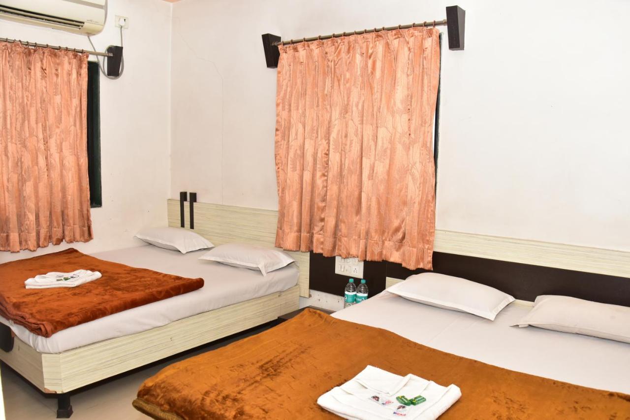 Hotel Temple Sai شيردي المظهر الخارجي الصورة