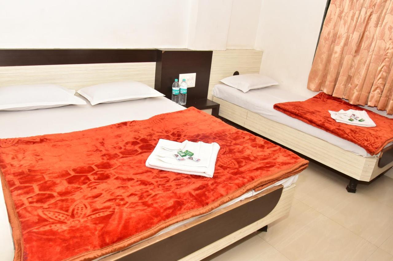 Hotel Temple Sai شيردي المظهر الخارجي الصورة